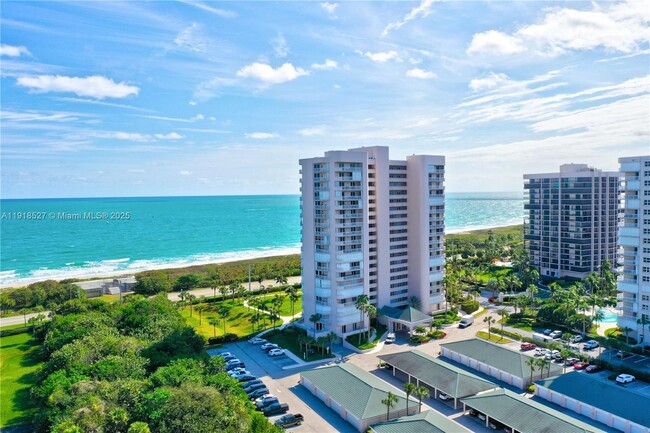 Building Photo - 5051 N Hwy A1A