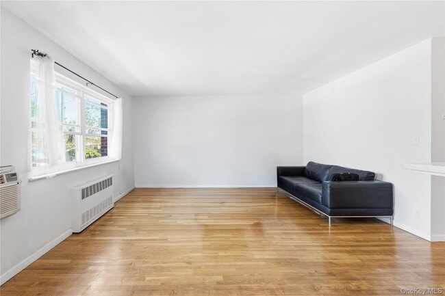 Building Photo - 59-17 Kissena Blvd