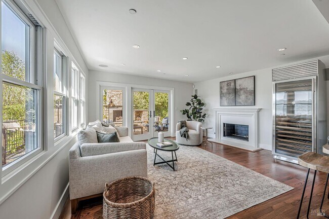 Building Photo - 544 Silverado Dr