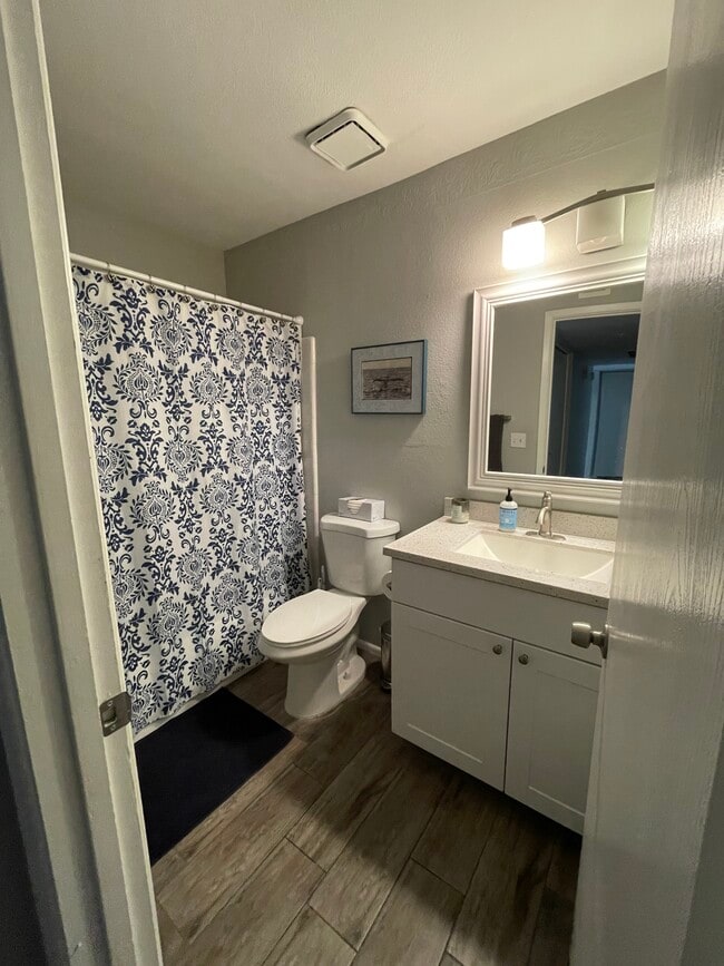 Building Photo - 726 S Nebraska St