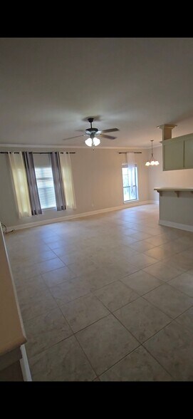 Building Photo - 818 Meadow Bend Dr