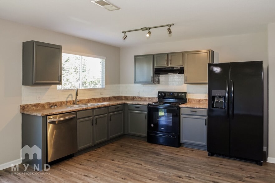 Building Photo - 15188 Mill Valley Dr