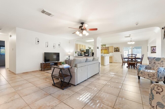 Building Photo - 9306 Maverick Pass