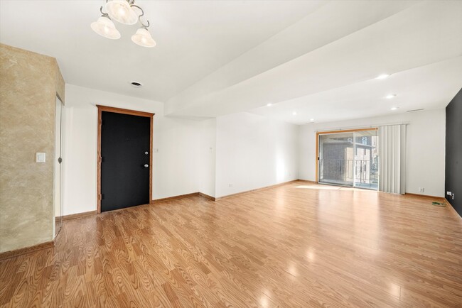 Building Photo - 5721 Circle Dr