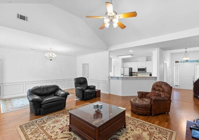 Building Photo - 3513 Seneca Ave