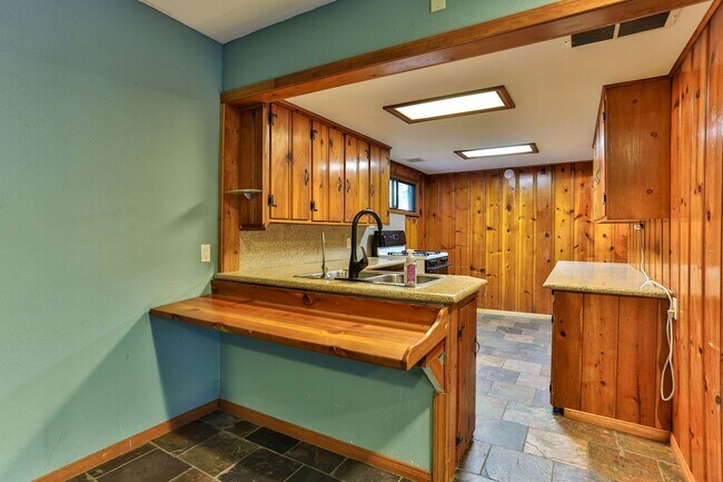 Building Photo - 23747 Shady Ln