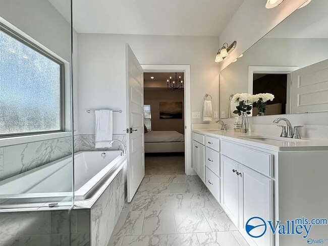 Building Photo - 7510 Doris Ruth Ln SE