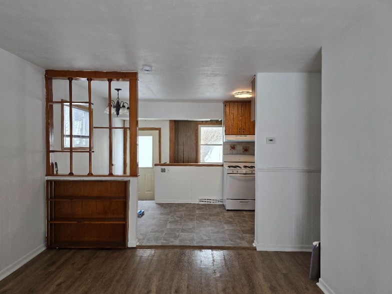 Building Photo - 1406 S Grant Ave