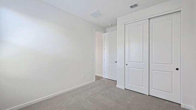 Building Photo - 17863 W Elm St