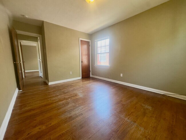 Building Photo - SECTION 8 IS GLADLY ACCEPTED 3 Bed 1.5 Bath With 2 Car Detached Garage