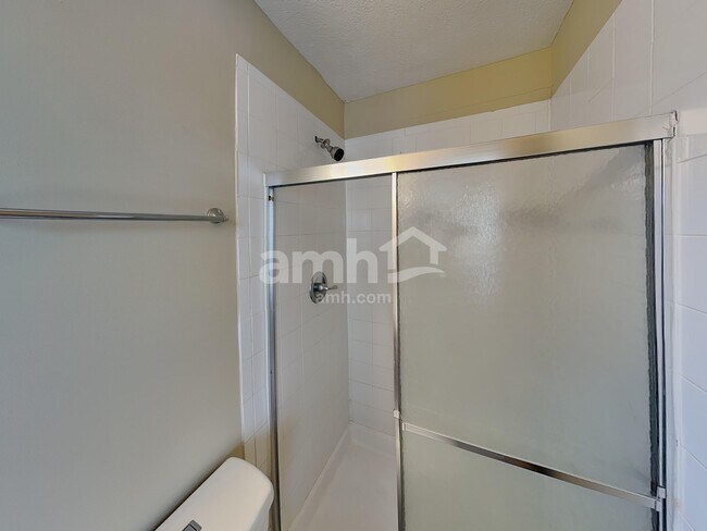 Building Photo - 2245 Yagger Bay Dr