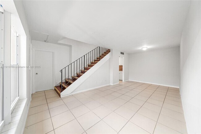 Building Photo - 2301 NE 170th St