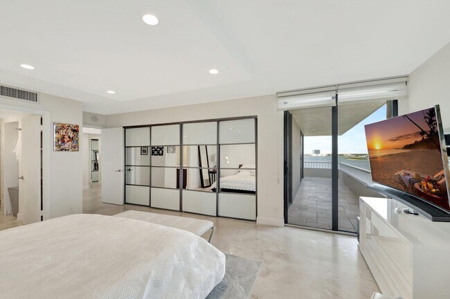 Building Photo - 5550 N Ocean Dr