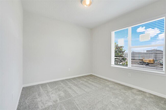 Building Photo - 7357 Ivy Tendril Ave
