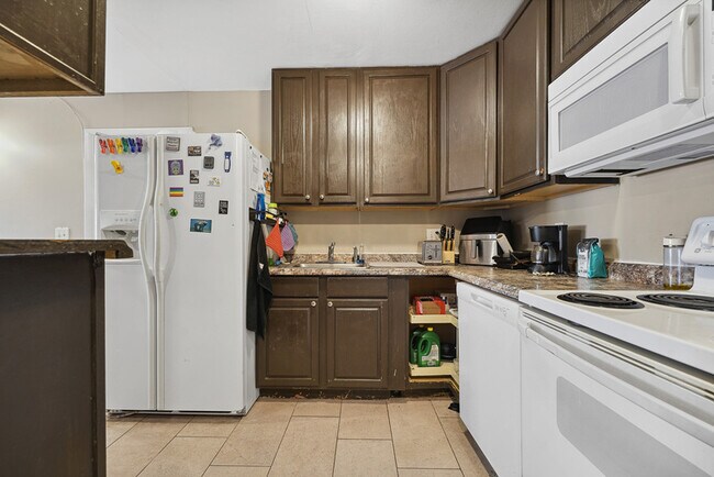 Building Photo - 1251 University Ct