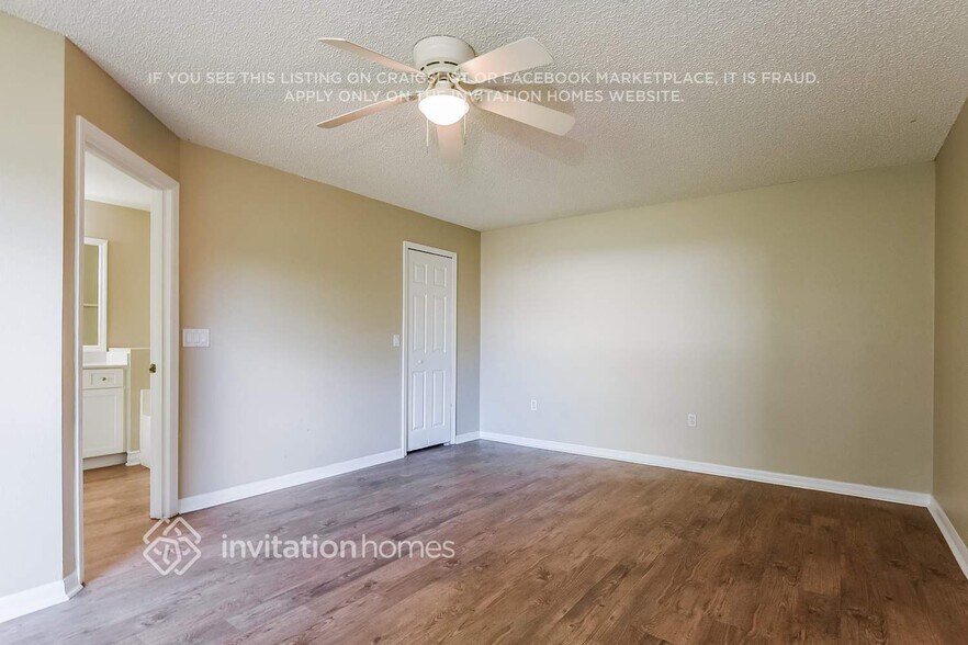 Building Photo - 702 4th Ave N