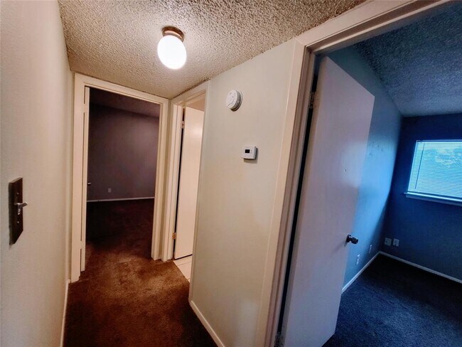 Building Photo - 3429 Willowrun Dr