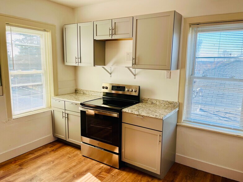 Building Photo - 5164 Goethe Ave