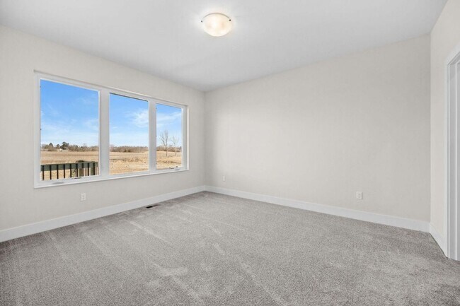 Building Photo - 3 Bedroom Townhome Available November 5th,...
