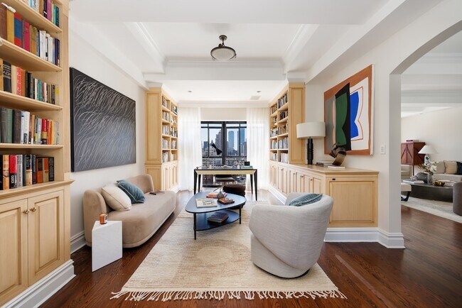 Building Photo - 350 W 57th St