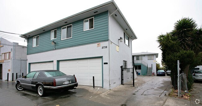 Building Photo - 2738 Havenscourt Blvd