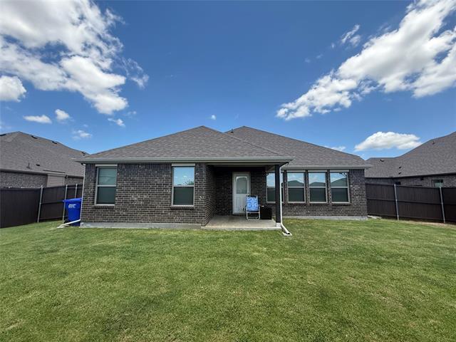 Building Photo - 210 Jacaranda Dr