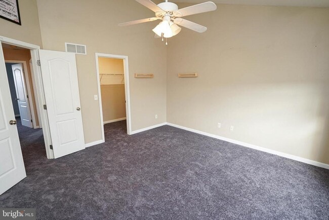 Building Photo - 641 Rosemary Dr