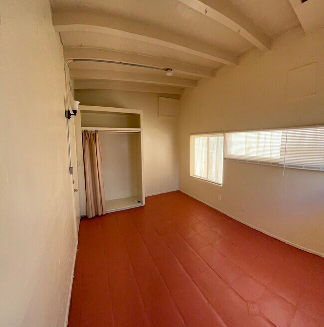 Room for rent - 5020 College Ave