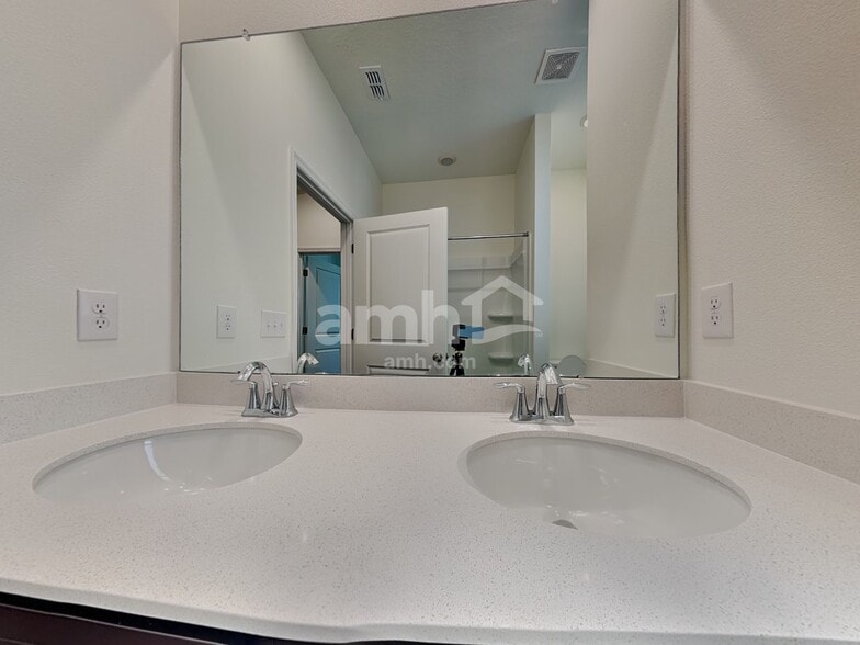 Building Photo - 6245 Emerald Hls Wy