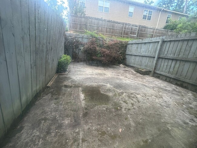 Building Photo - Forest Hills Racquet Club Townhome