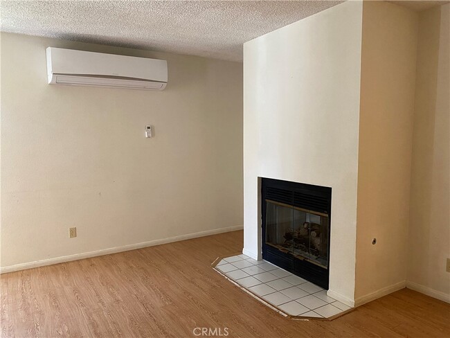 Building Photo - 1056 Sombra Way