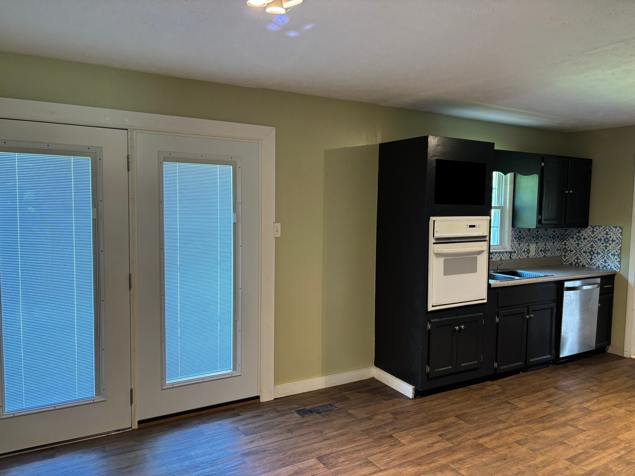 Building Photo - 108 Colyers Loop