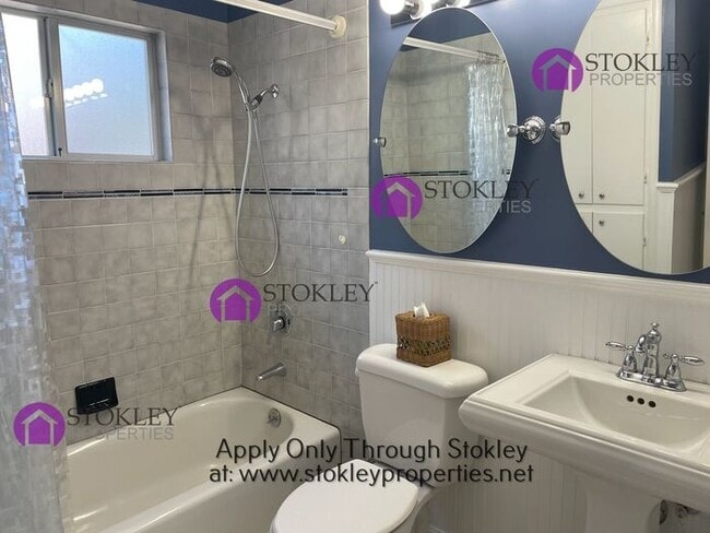 Building Photo - 158 Cameo Dr