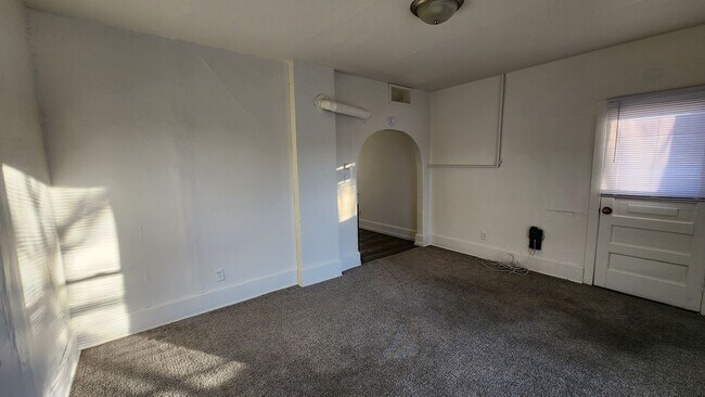 Building Photo - nre708