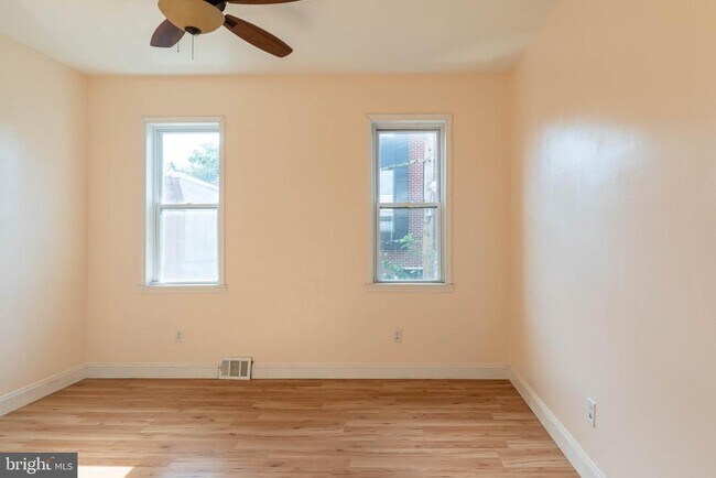 Building Photo - 1532 S Woodstock St