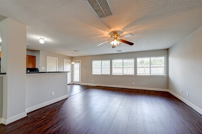 Building Photo - 7603 Chalk Hill