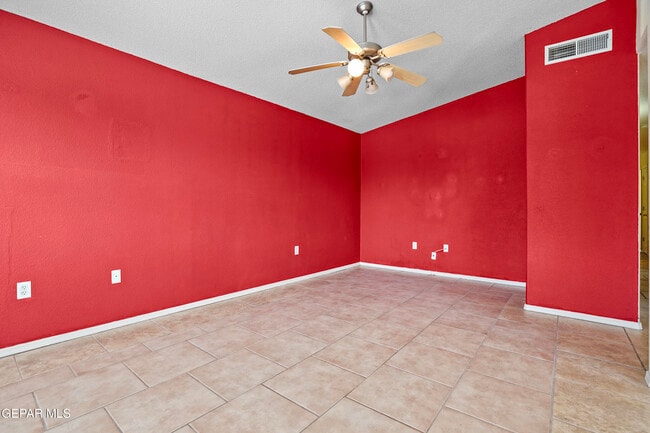 Building Photo - 871 Luisa Guerra Dr