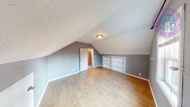 Building Photo - Adorable Canby Home, Cozy Gas Fireplace, Private Fenced Yard, Cat or Dog Friendly (2 max)