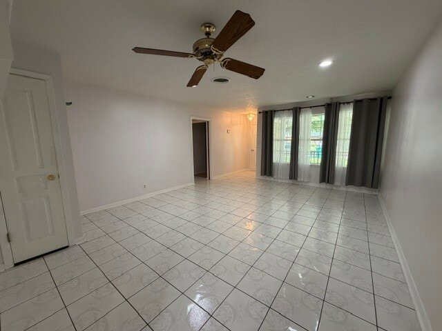 Building Photo - 402 Dunwick Ln