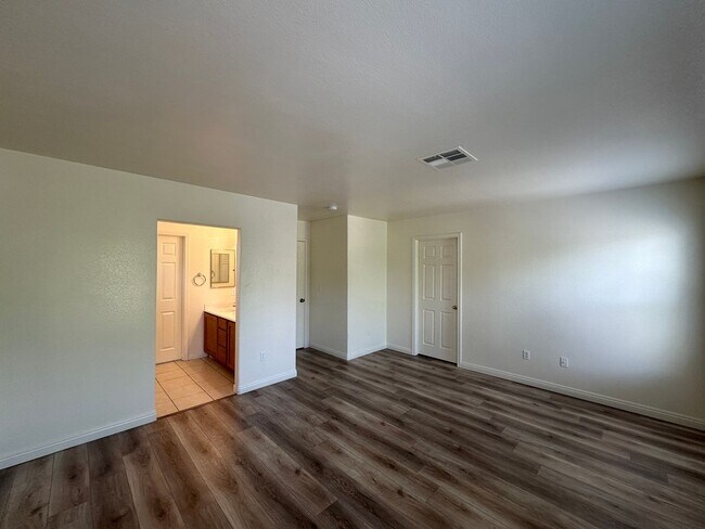 Building Photo - 261 Dizzy Petunia Ct