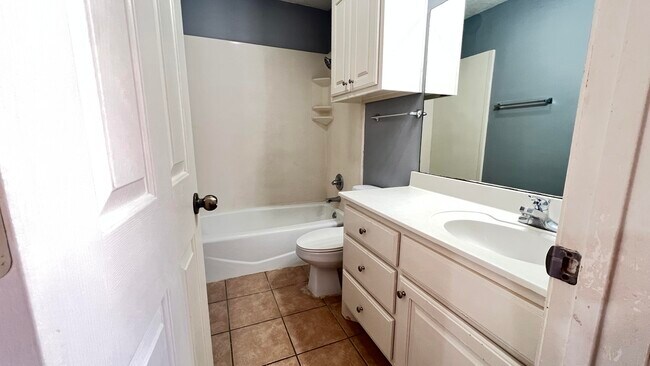 Building Photo - 3102 110th St