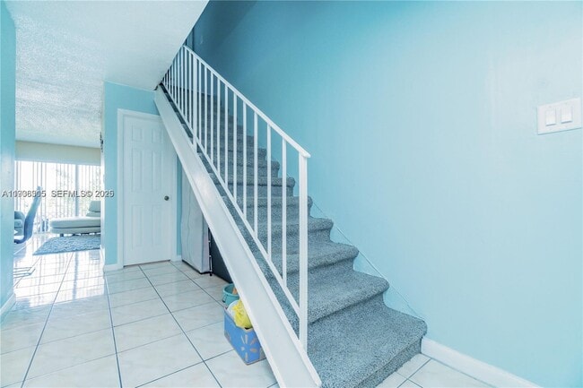 Building Photo - 9363 Fontainebleau Blvd