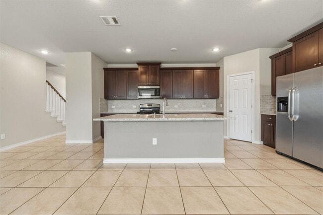 Building Photo - 197 Eves Necklace Dr.