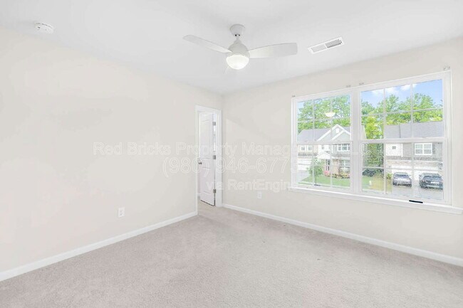 Building Photo - 14924 Nichols Hall Dr