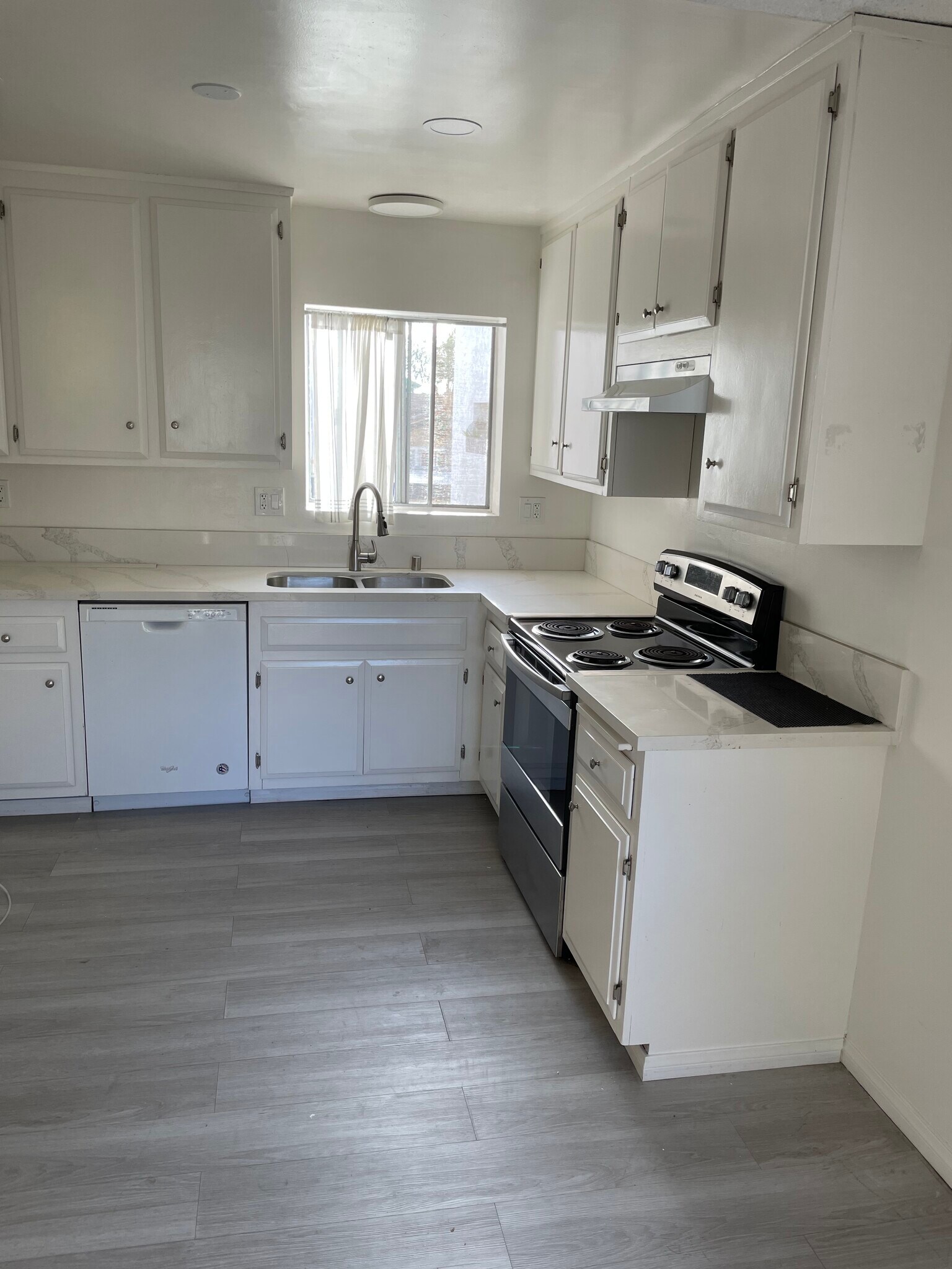 Building Photo - 519 N Francisca Ave