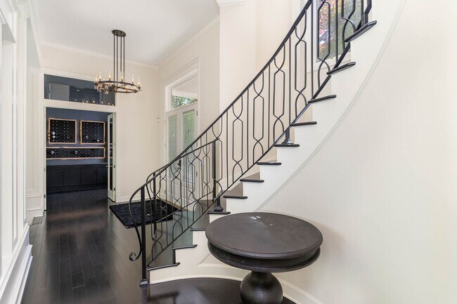 Building Photo - 4Bd/3.5Ba Issaquah Home