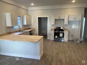 Building Photo - 12th St (2010 E )