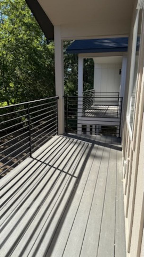 Building Photo - Duplex in CDA !