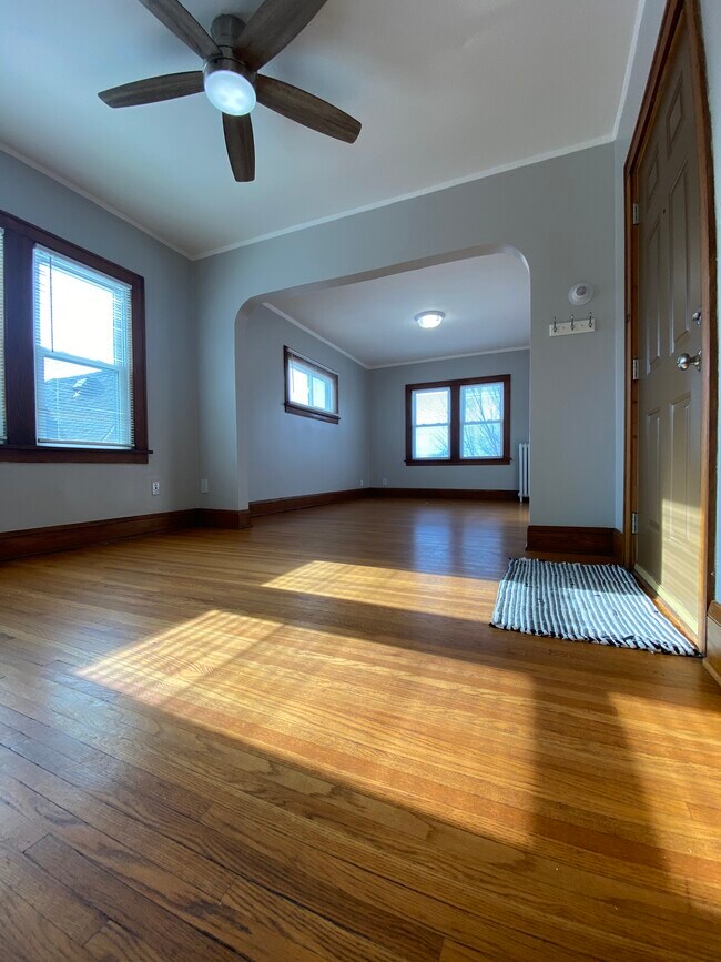 Building Photo - 4247 Cedar Ave S