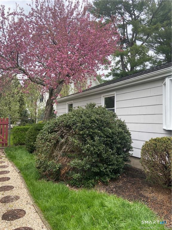 Building Photo - 5 Turtleback Ln